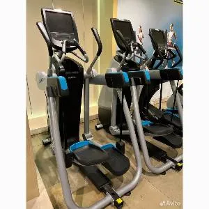 Адаптивный эллиптический тренажер Precor AMT P82
