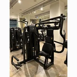 Жим от груди Technogym Chest Press Selection 900