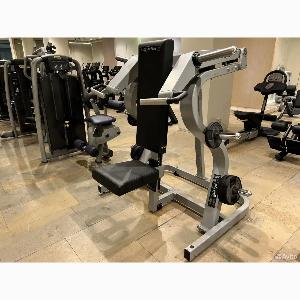 Technogym Pure Strength Shoulder Press тренажёр для плеч (жим вверх)