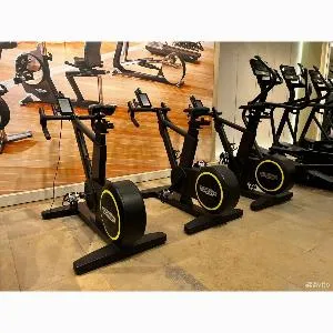 Велотренажер Technogym Skillbike