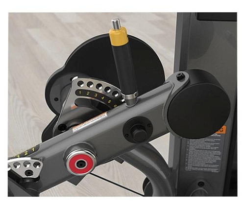 Разгибание ног сидя True Fitness SPL-0100