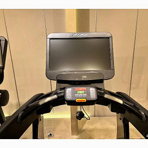 Купить Life Fitness Elevation Discover Treadmill Black беговая дорожка в Москве