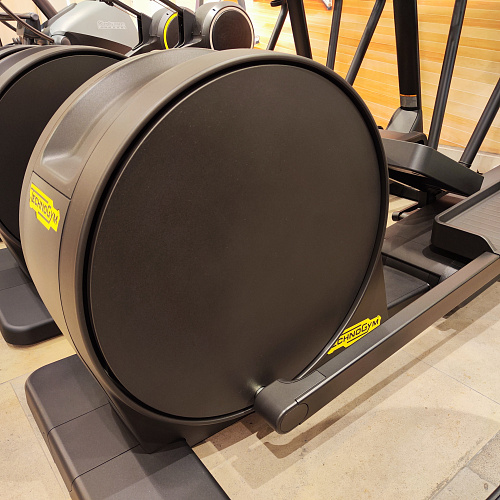 Эллиптический тренажер Technogym Excite Synchro Live 7000 AR (витринный образец)