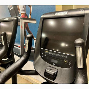 Купить Precor Upright Bike P82 вертикальный велотренажёр в Москве