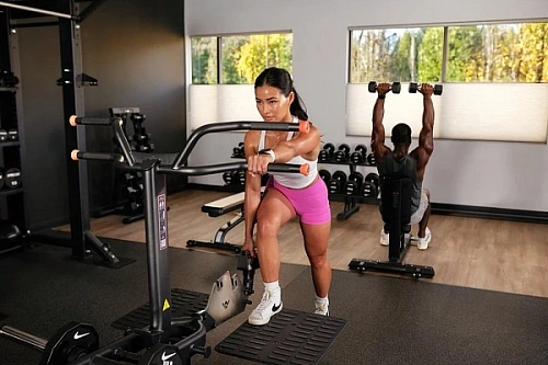 Приседания с поясом / Зашагивания Precor Glutebuilder GPL585