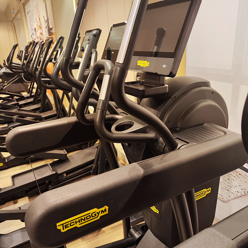 Эллиптический тренажер Technogym Excite Vario Live 7000 (витринный образец)