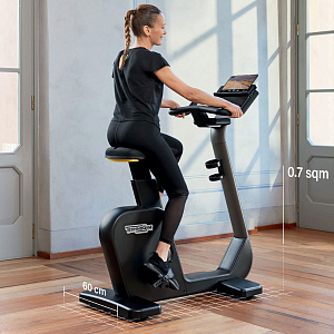 Купить Вертикальный велотренажер Technogym Cycle в Москве