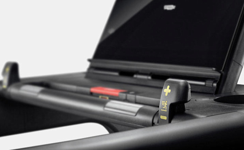 Беговая дорожка Technogym Run Artis Live