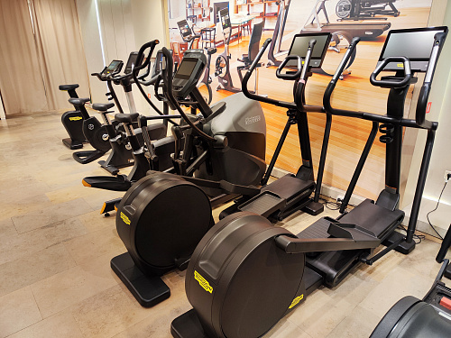 Эллиптический тренажер Technogym Excite Synchro Live 5000 AR (витринный образец)