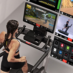 Купить Беговая дорожка Technogym Run в Москве