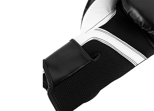 Перчатки тренировочные для спарринга UFC Pro Fitness черные 18 Oz