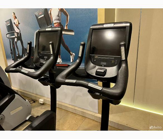 Вертикальный велотренажёр Precor Upright Bike P82 фото2