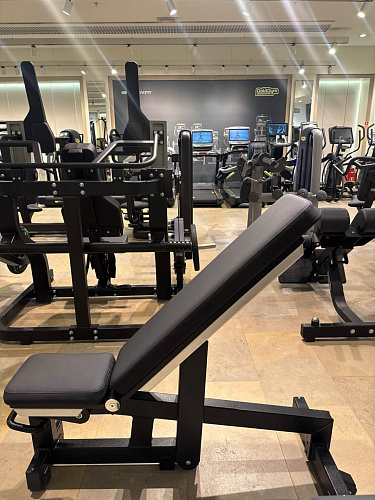 Силовая скамья Technogym Pure Strength Adjustable Bench (витринный образец)
