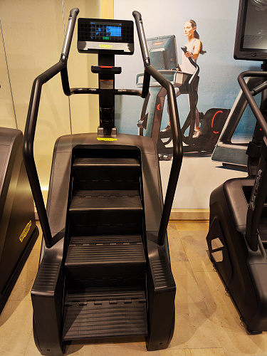 Степпер / Лестница Technogym Excite Climb Live 5000 (витринный образец)