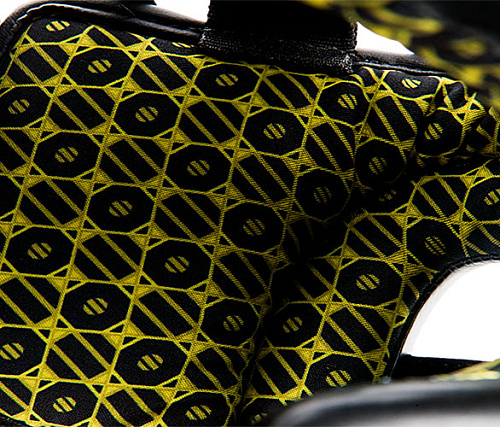 Шлем с защитой щек на шнуровке UFC L/XL