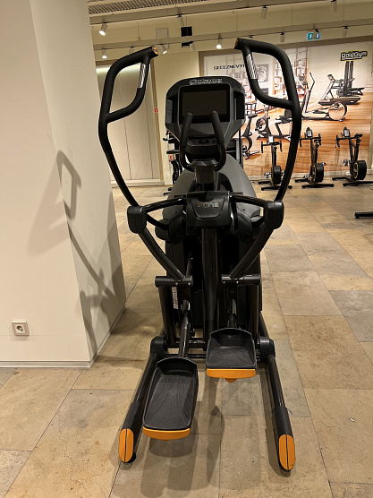 Эллиптический тренажер Octane XT-ONE с консолью Smart фото3