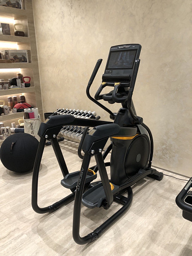 Эллиптический тренажер Matrix Fitness Performance Touch Ascent Trainer (витринный образец)