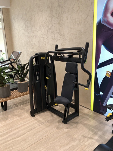 Жим от груди Technogym Selection 700 Chest Press