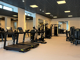 Фитнес-пространство в гостиничном комплексе на Алтае