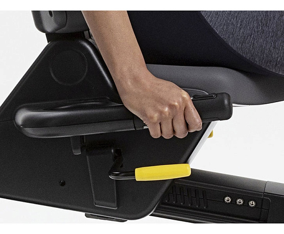 Велотренажер горизонтальный Technogym Excite Live Recline 500 Human Powered фото5