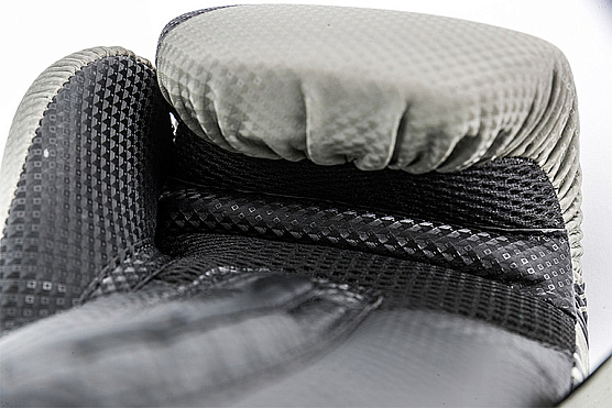 Перчатки для бокса UFC PRO Performance Rush черные 12 Oz фото17