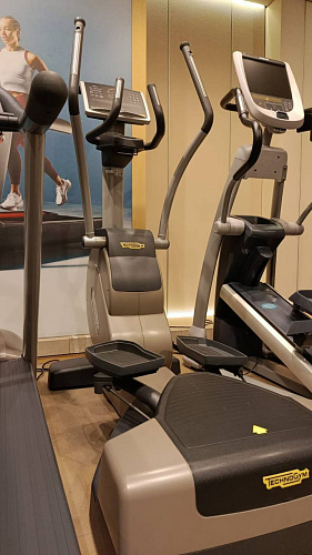 Эллиптический тренажер Technogym Cardio Crossover 700 LED