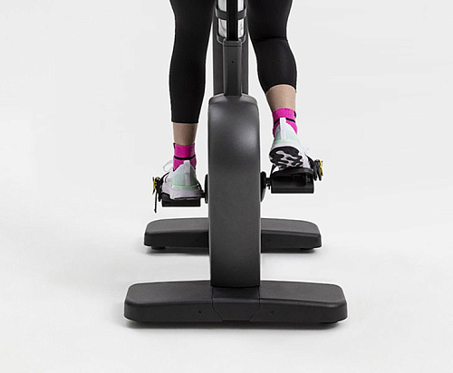 Велотренажер Technogym Excite Live Bike 700