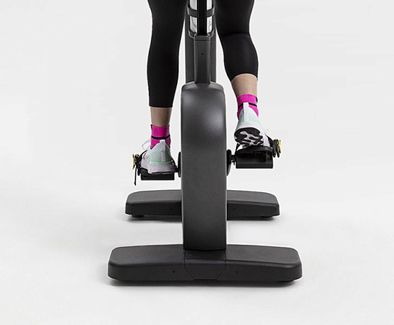 Велотренажер Technogym Excite Live Bike 5000 фото2