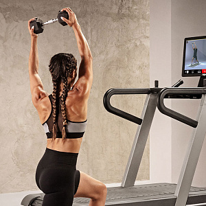 Купить Беговая дорожка Technogym Run в Москве