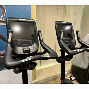 Купить Precor Upright Bike P82 вертикальный велотренажёр в Москве