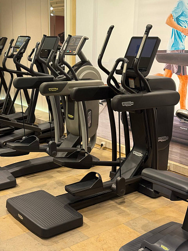Эллиптический тренажер Technogym Artis Vario (витринный образец)