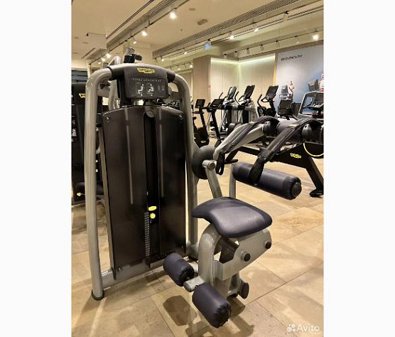 Грузоблочный тренажер для пресса и торса Technogym Total Abdominal Selection 900 фото2