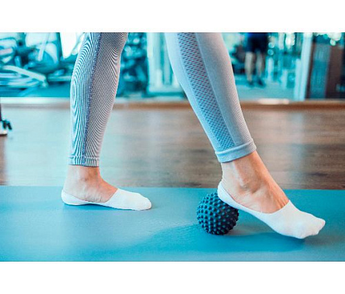 Мяч массажный Original FitTools 9 см серый