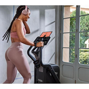 Купить Эллиптический тренажер Technogym Elliptical Compact в Москве