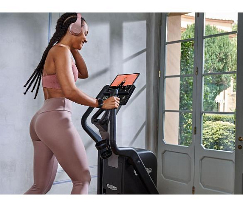 Эллиптический тренажер Technogym Elliptical Compact