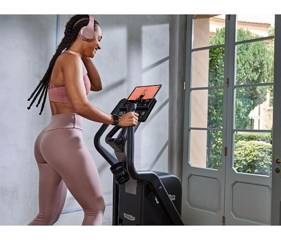 Эллиптический тренажер Technogym Elliptical Compact фото4
