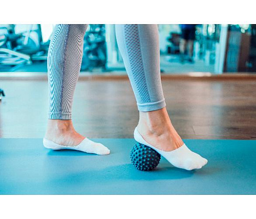 Мяч массажный Original FitTools 9 см серый