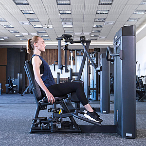 Купить Грузоблочный тренажер Spirit Fitness SP-4316 Сведение/разведение ног сидя в Москве