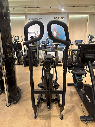 Эллиптический тренажер Matrix Fitness S-Force Performance Trainer (витринный образец)