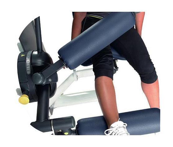 Грузоблочный тренажер на нижнюю часть тела Technogym Leg Curl MED фото1