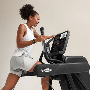 Купить Эллиптический тренажер Technogym Artis Vario в Москве