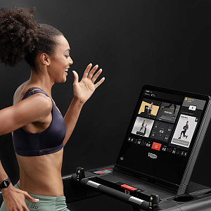 Купить Беговая дорожка Technogym Run Artis Unity 3.0 в Москве