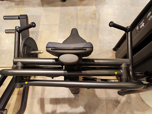 Жим от плеч Technogym Selection 700 Shoulder Press (витринный образец)