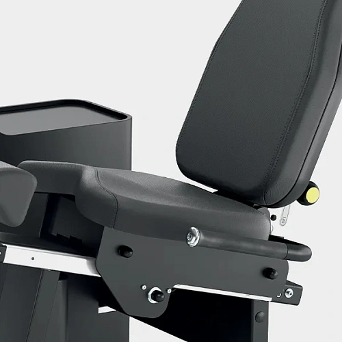 Разгибание ног сидя Technogym Biostrength Leg Extension REV
