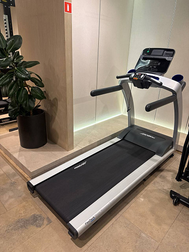 Беговая дорожка Life Fitness T5 Track Connect (витринный образец)