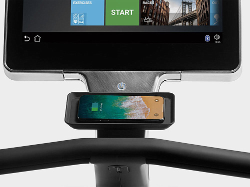 Вертикальный велотренажер Technogym Personal Bike