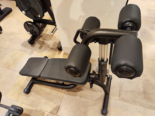 Скамья с отрицательным наклоном на пресс Technogym Pure Strength Adjustable Decline/Ab Crunch (витринный образец)