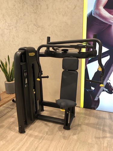 Жим от груди Technogym Selection 700 Chest Press