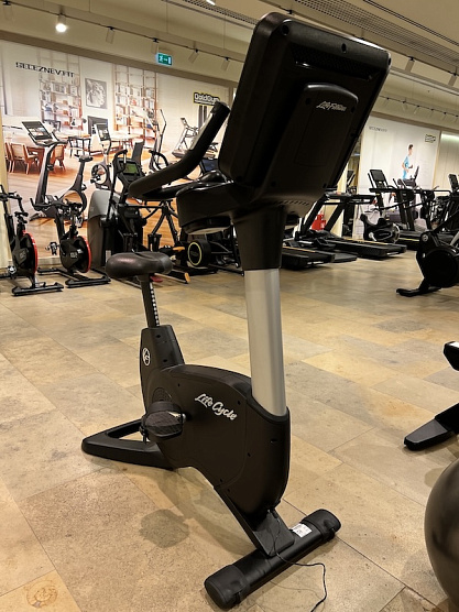 Велотренажер Life Fitness Platinum Elevation SE3 HD фото1