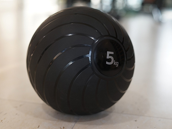 Слэмбол Technogym Slam Ball 5 кг фото2